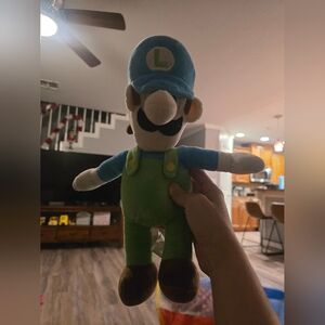 LUIGI NINTENDO SUPER MARIO BROTHERS‎ PLUSH STUFFED ANIMAL